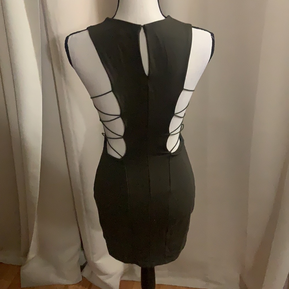 Dress - Picture 3 of 4